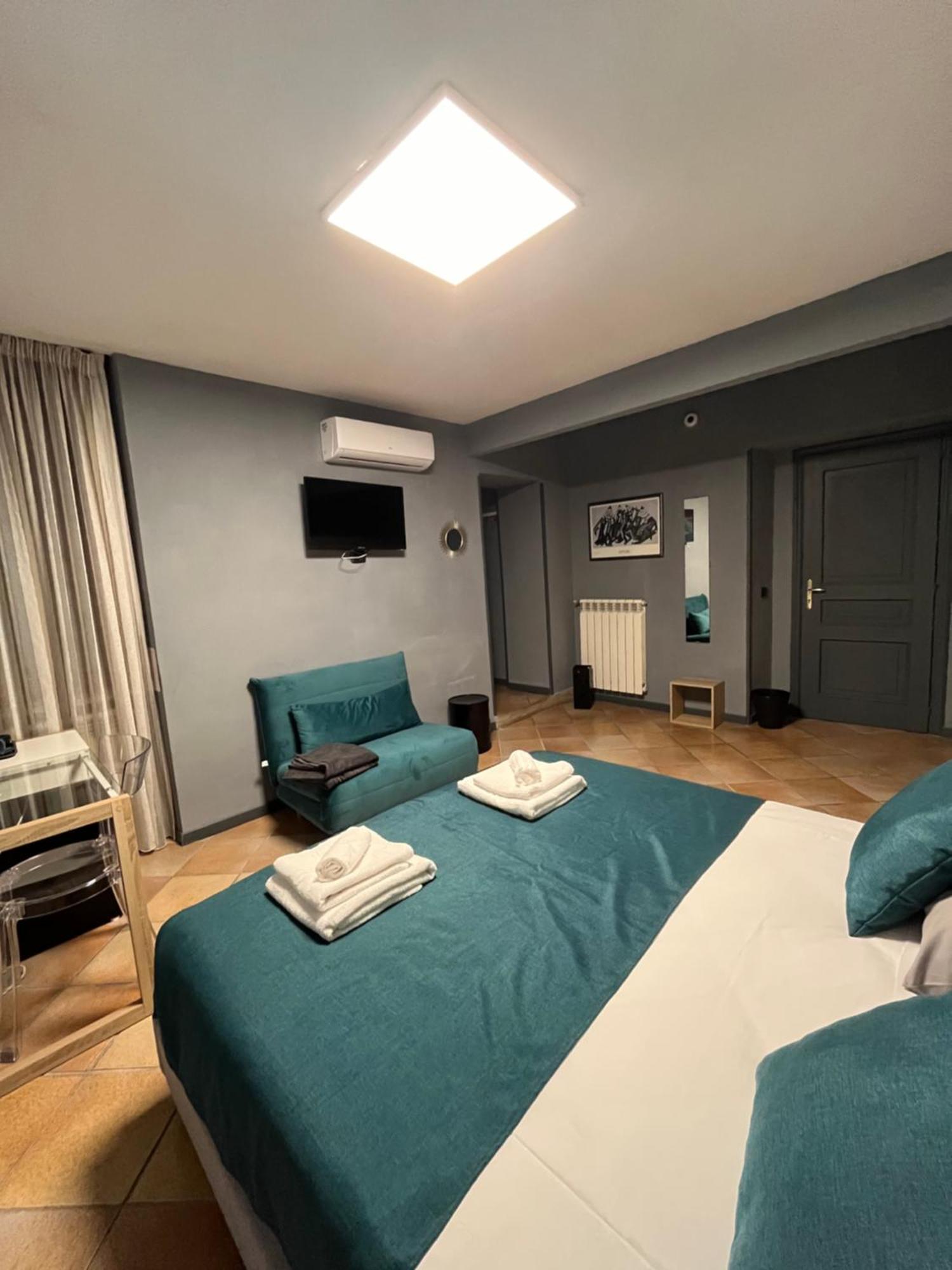 Naples Luxury Suites B&B Екстер'єр фото